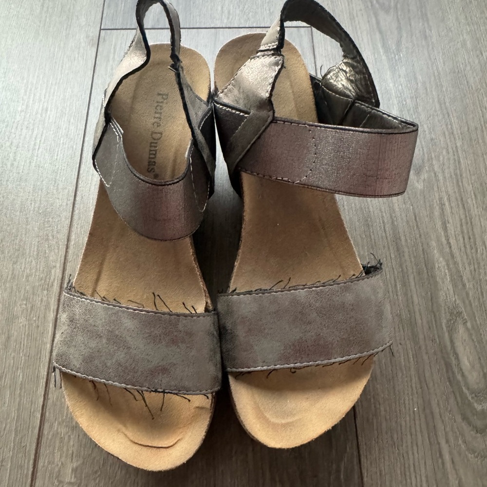 Pierre Dumas Women's Brown Platform Heels